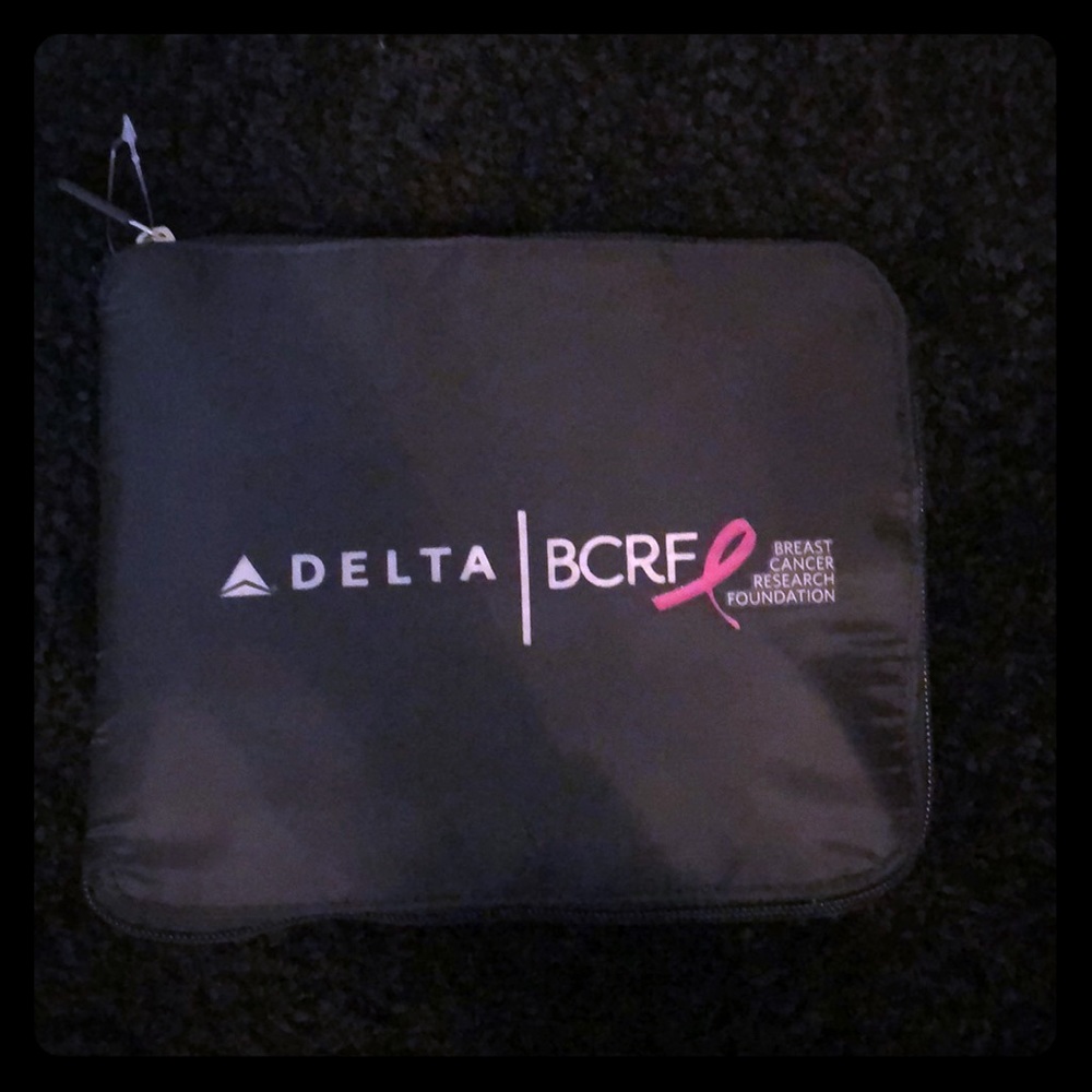 Delta Breast Cancer Awareness Travel Bag💕